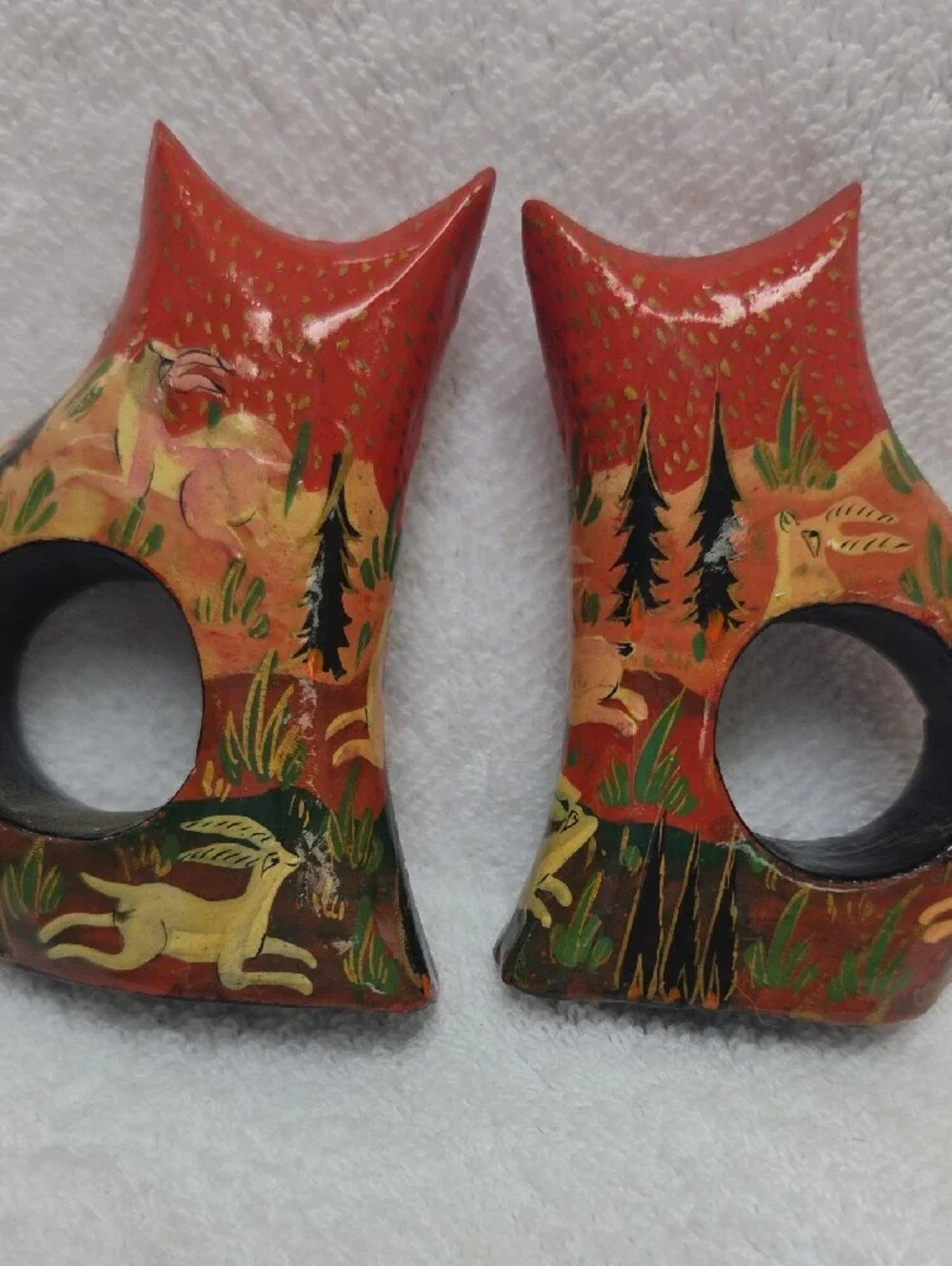 4 Cat-Themed Wooden Napkin Rings  - Green / Red